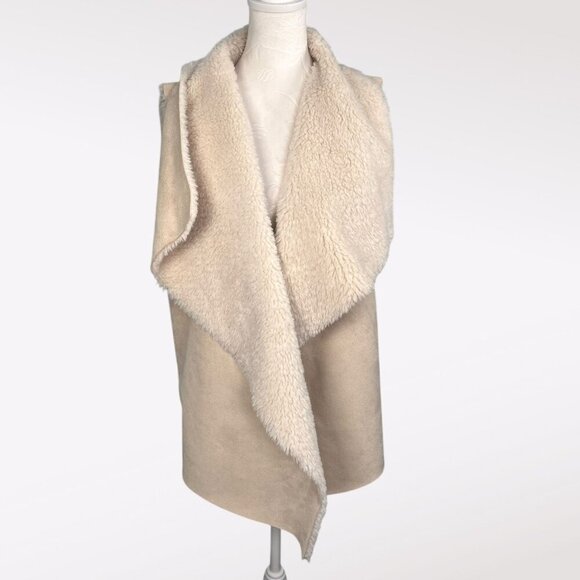 John + Jenn Jackets & Blazers - John + Jenn Faux Fur Suede Beige Open Front Drape Vest Sweater Top Small